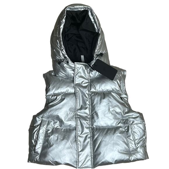 Fabletics Essential‎ Cropped Hooded Puffer Vest Silver Shine Sz M - Picture 9 of 14